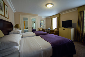 Macdonald Bear Hotel