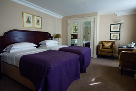 Macdonald Bear Hotel