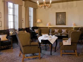 Macdonald Bear Hotel