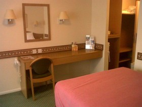 Days Inn by Wyndham Michaelwood M5