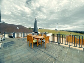 Hawk House B & B