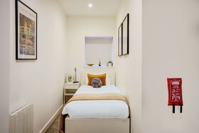 Kingston Luxe Suites Riverside Apartment Belvilla