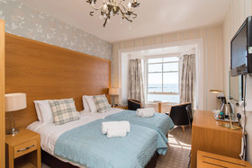 Gwesty'r Marine Hotel
