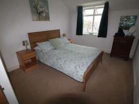 Ashgrove Court Penthouse's by Cardiff Holiday Homes