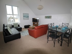 Ashgrove Court Penthouse's by Cardiff Holiday Homes