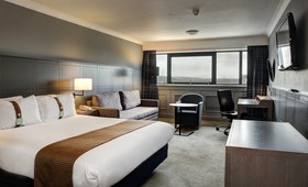 Holiday Inn Cardiff City Centre