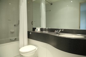 Holiday Inn Cardiff City Centre