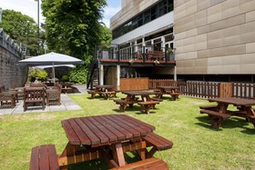 Holiday Inn Cardiff City Centre