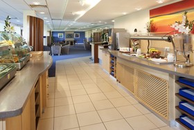 Holiday Inn Express Cardiff Airport