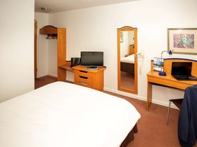 ibis Cardiff Gate - International Business Park Hotel