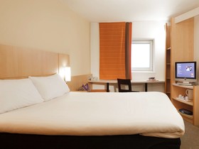 ibis Cardiff Hotel