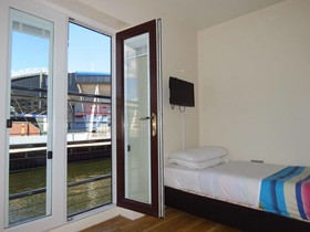 NosDa Hostel & Bar