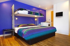 NosDa Hostel & Bar