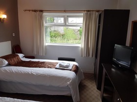 Ye Olde Red Lion Hotel