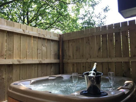 Snowdrop 14 Hot Tub