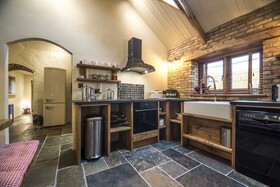 Lavender Luxurious Barn Conversion Blossom Farm