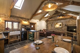 Lavender Luxurious Barn Conversion Blossom Farm