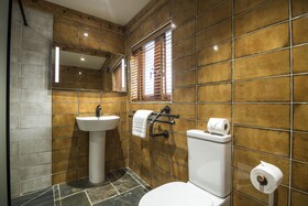 Lavender Luxurious Barn Conversion Blossom Farm