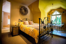 The Cors Country House