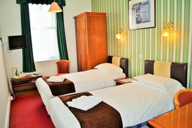 Four Saints Brig Y Don Hotel