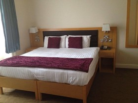 Iris Hotel
