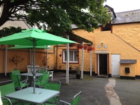 Iris Hotel