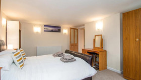 Swn Y Mor Holiday Cottage