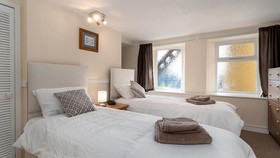 Swn Y Mor Holiday Cottage