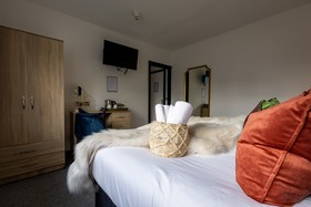 Angharad Hotel