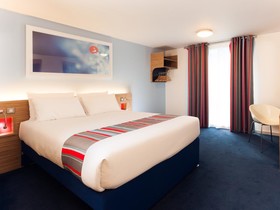 Travelodge Llanelli Central