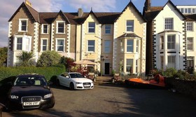 Min y Don Guest House 5