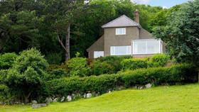 Eryl Cottage