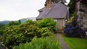 Eryl Cottage