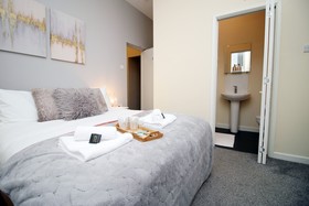 Karah Suites - Belmont House