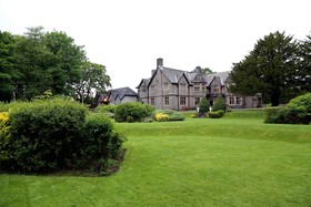 Maes Manor Country Hotel