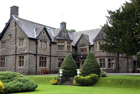 Maes Manor Country Hotel