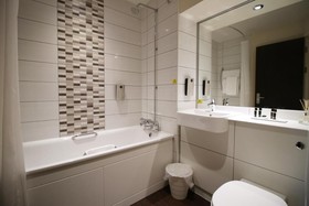 Belvilla Newport City Centre Hotel - Lifestyle