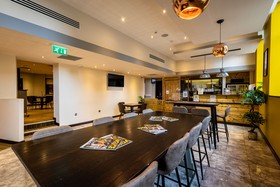 Belvilla Newport City Centre Hotel - Lifestyle