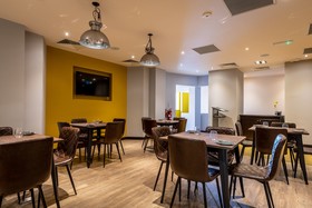 Belvilla Newport City Centre Hotel - Lifestyle