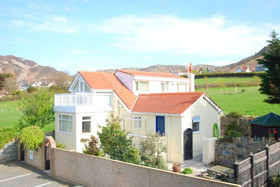 Plas Arfon Cottage