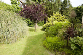 Cwmwennol Country House
