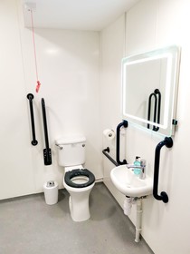Cwtsh Hostel