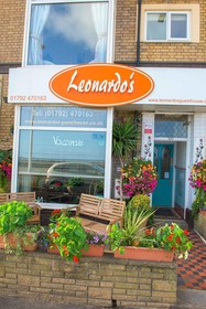 Leonardos Guest House