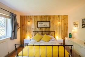 Luxury Cottage Eco Tub Logfire