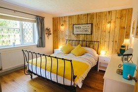 Luxury Cottage Eco Tub Logfire