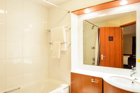 Premier Inn Swansea City Centre