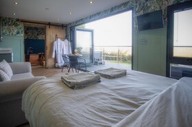 The Caswell Bay Hide out