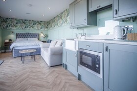 The Caswell Bay Hide out