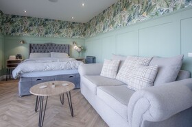 The Caswell Bay Hide out