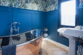 The Caswell Bay Hide out